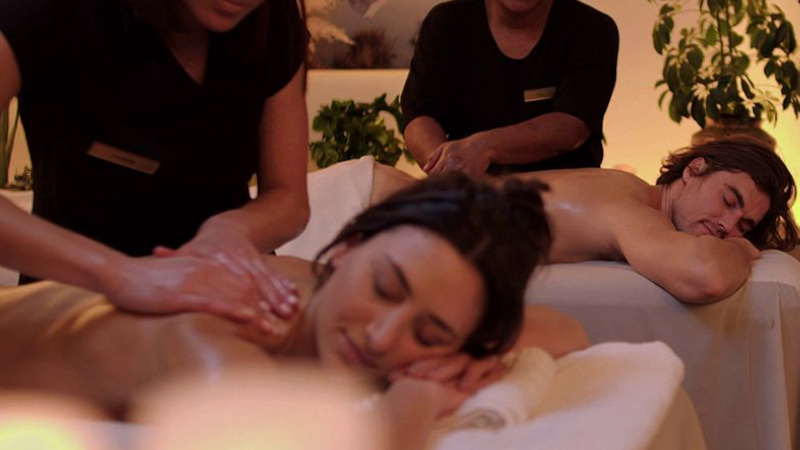 Indulge your senses and achieve a sense of total relaxation with this luxurious couples full body massage.